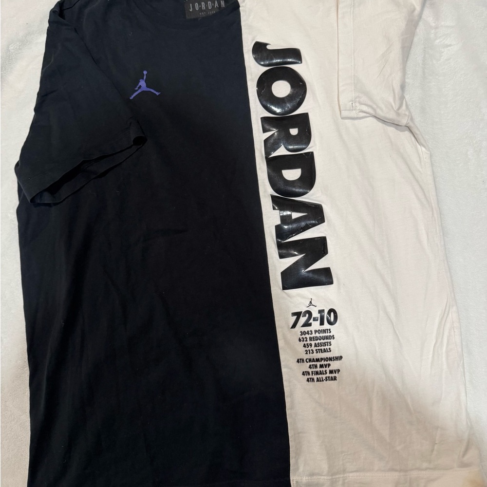 Jordan Men's Black and White Graphic T-Shirt